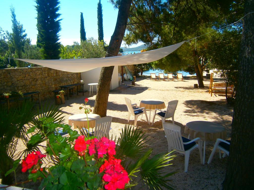 Bed & Breakfast Pansion Rade Hotel Pirovac Exterior foto