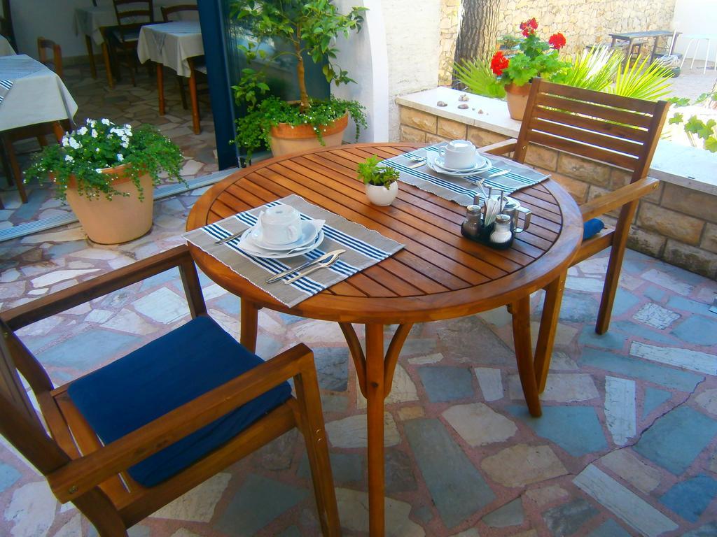 Bed & Breakfast Pansion Rade Hotel Pirovac Exterior foto